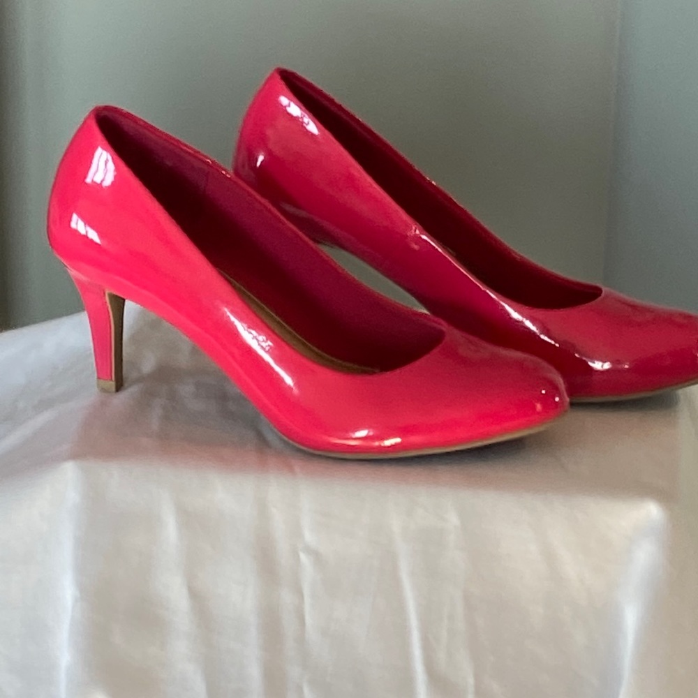 Women’s 8W Comfort Plus Prefictions Dress Shoes Dark Pink High Heels Stiletto